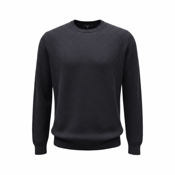 Maglia girocollo in 100% lana merino extrafine, lavorazione nido d’ape fine.